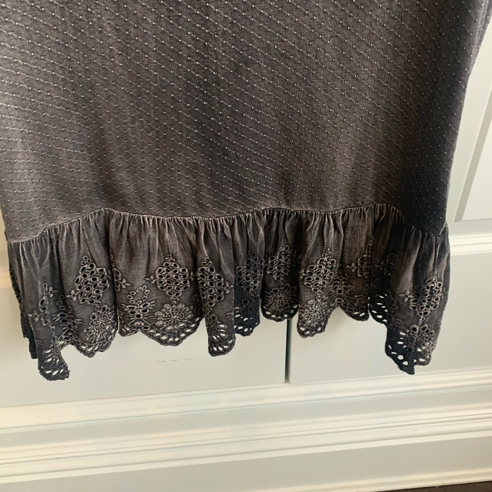 ALICE +OLIVIA Washed Pointelle Ruffled T-Shirt - Picture 6 of 7